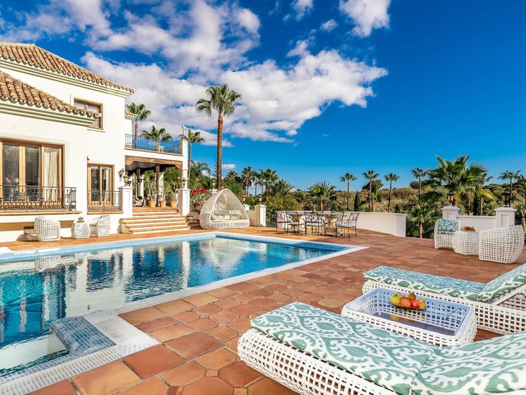 MEDITERANEAN-STYLE GRAND ESTATE FOR SALE IN BENAHAVIS 4
