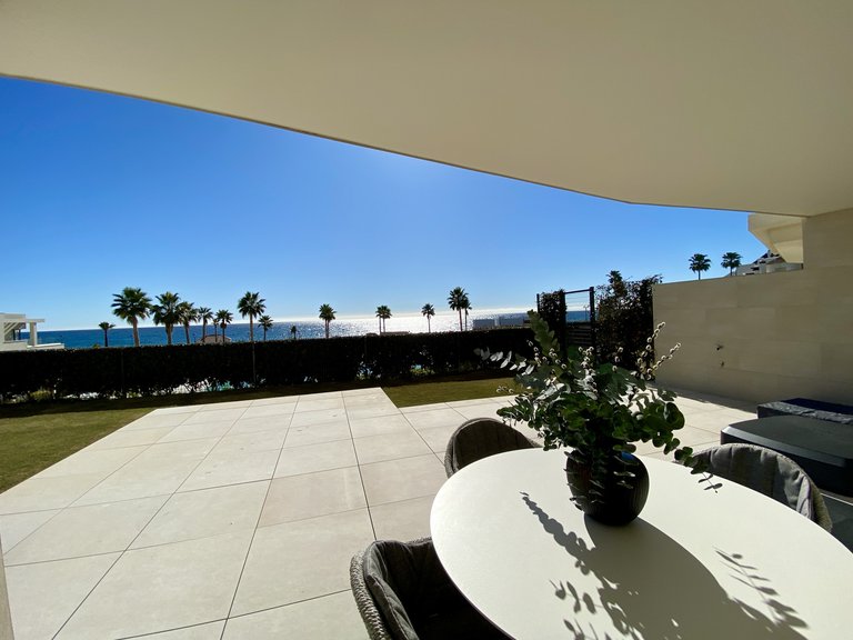 FRONTLINE BEACH APARTMENT WITH GARDEN FOR SALE ON THE NEW GOLDEN MILE, ESTEPONA 17