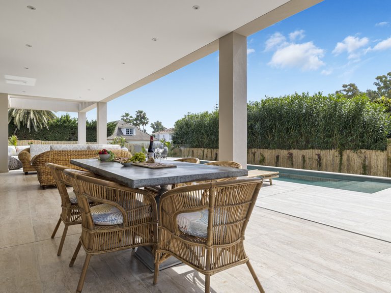BRANDNEUE STRANDVILLA ZUM VERKAUF IN SAN PEDRO DE ALCANTARA 12