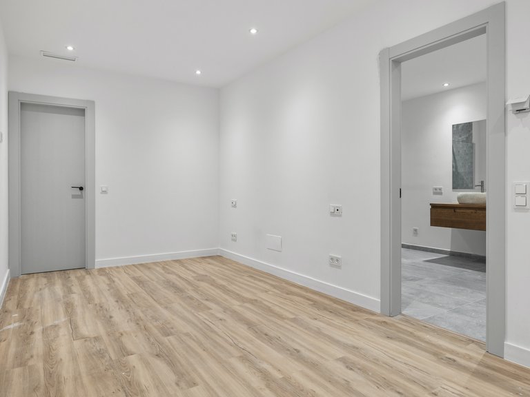 BRANDNEUE STRANDVILLA ZUM VERKAUF IN SAN PEDRO DE ALCANTARA 38