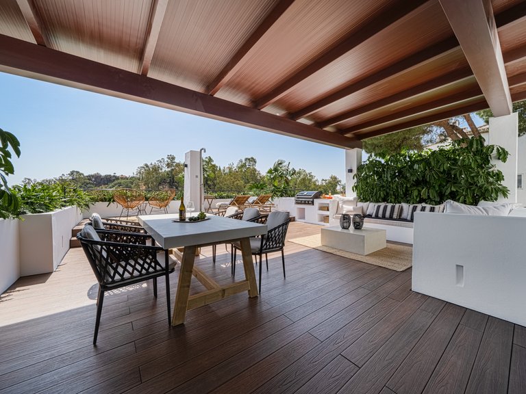 APARTMENT WITH BREATHTAKING TERRACE AND OCEAN VIEWS FOR SALE IN MARBELLA 1