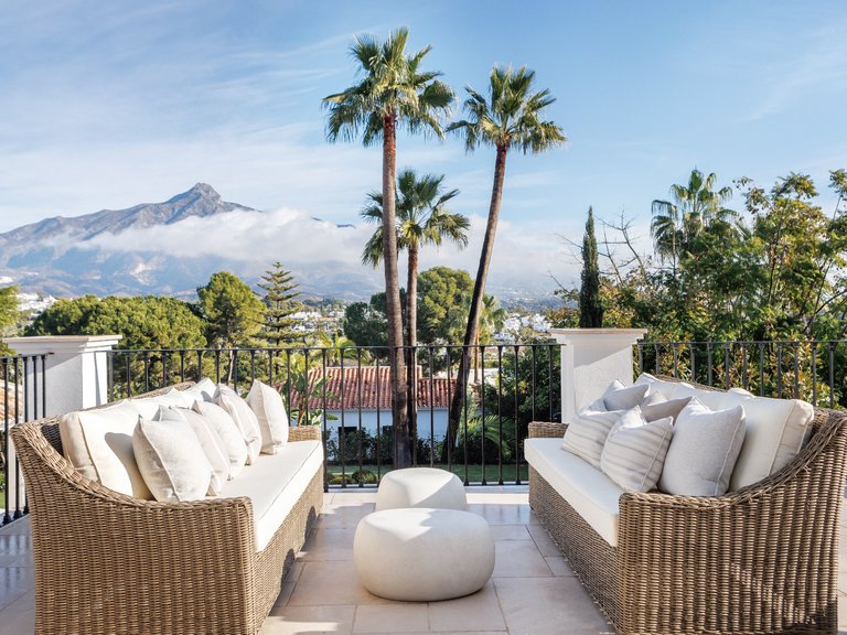REFINED ANDALUCIAN VILLA FOR SALE IN NUEVA ANDALUCIA, MARBELLA 22