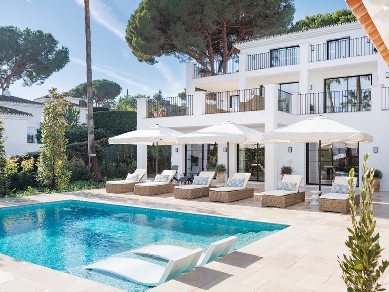 REFINED ANDALUCIAN VILLA FOR SALE IN NUEVA ANDALUCIA, MARBELLA 28