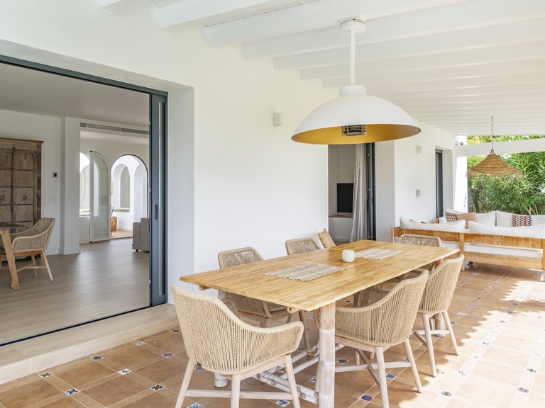 EXQUISITE VILLA OF ANDALUSIAN ARCHITECTURE FOR SALE IN EL PARAISO ALTO, BENAHAVIS 25