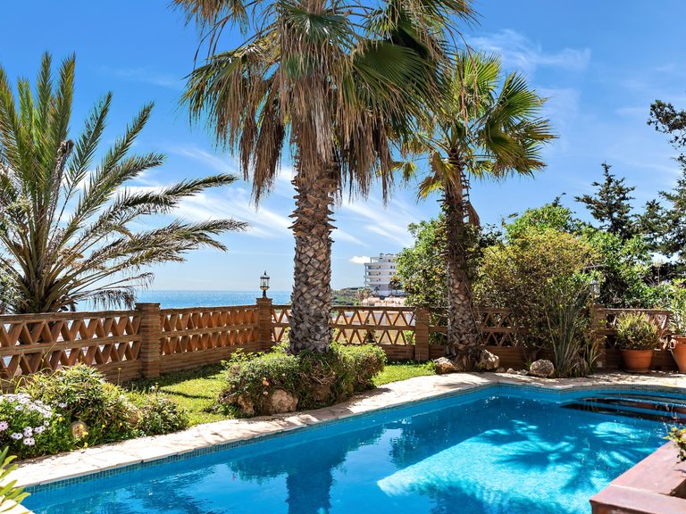ANDALUSIAN VILLA FOR SALE IN CENTRAL FUENGIROLA 24