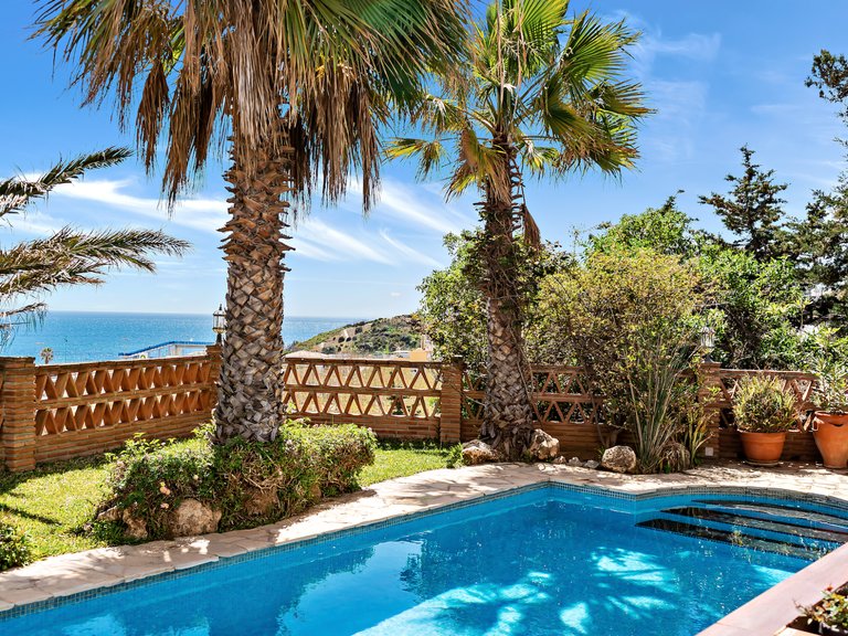 ANDALUSIAN VILLA FOR SALE IN CENTRAL FUENGIROLA 2