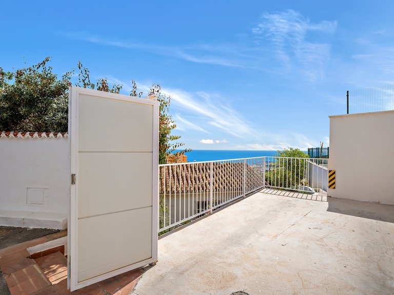 ANDALUSIAN VILLA FOR SALE IN CENTRAL FUENGIROLA 13