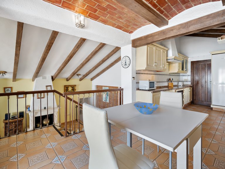 ANDALUSIAN VILLA FOR SALE IN CENTRAL FUENGIROLA 10