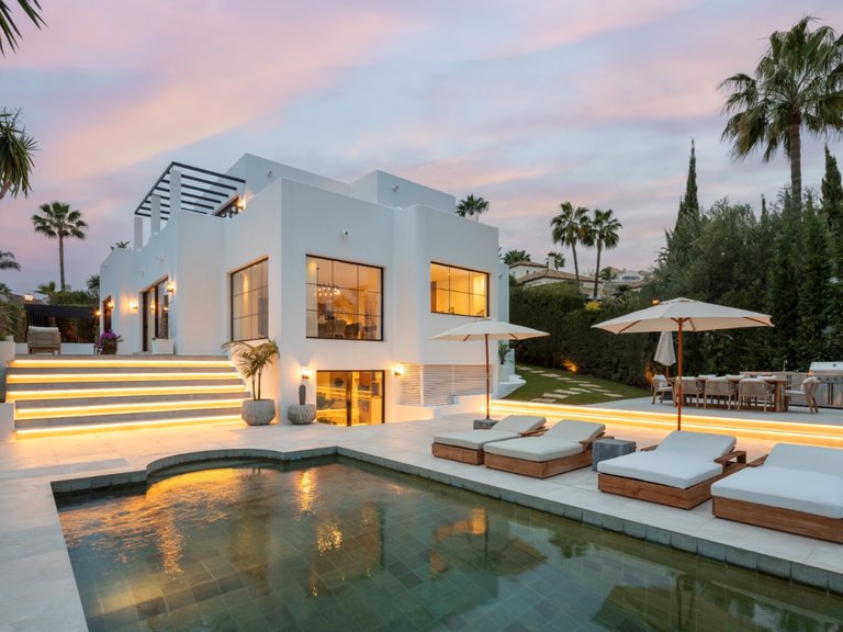 ESPLENDIDA VILLA EN VENTA EN EL VALLE DEL GOLF DE NUEVA ANDALUCÍA, MARBELLA 1