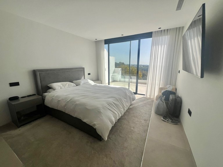 RENOVATED TOWNHOUSE WITH FANTASTIC VIEWS FOR SALE IN BENAHAVIS 7