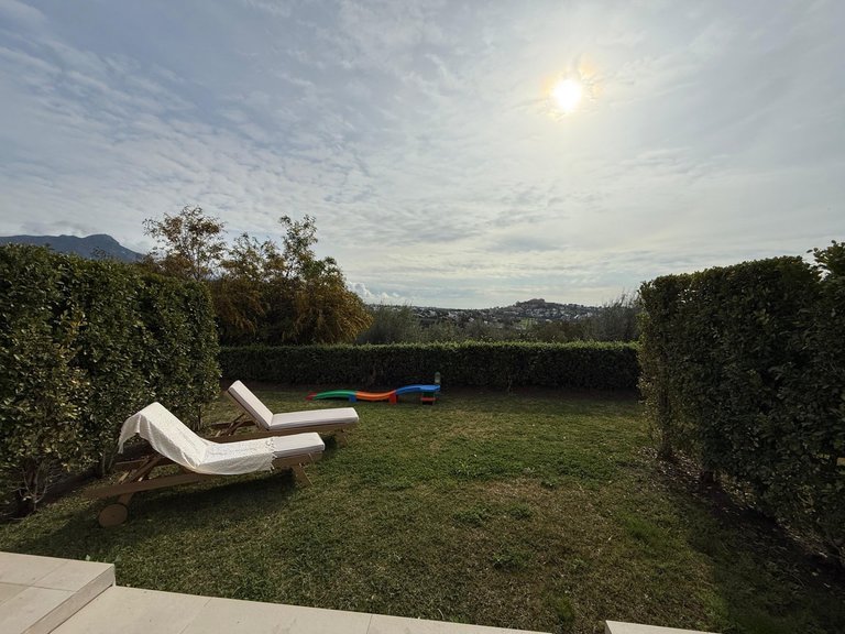 RENOVATED TOWNHOUSE WITH FANTASTIC VIEWS FOR SALE IN BENAHAVIS 46