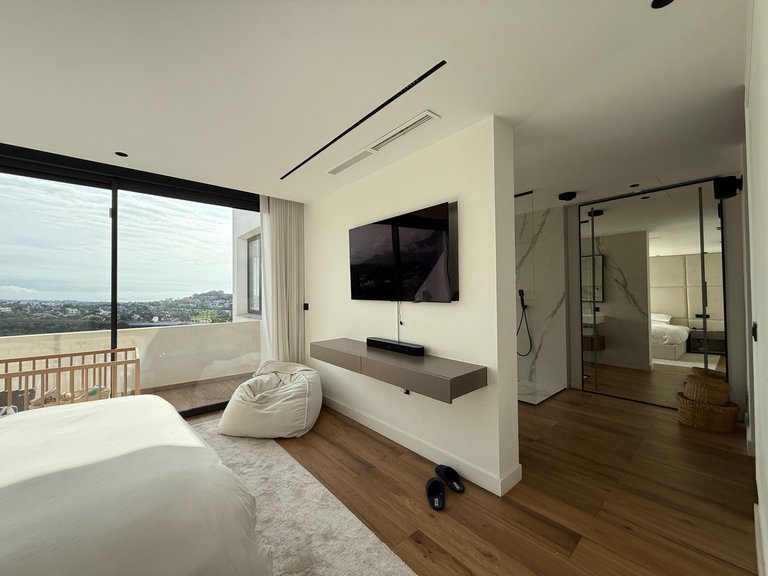 RENOVATED TOWNHOUSE WITH FANTASTIC VIEWS FOR SALE IN BENAHAVIS 32