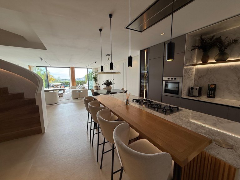 RENOVATED TOWNHOUSE WITH FANTASTIC VIEWS FOR SALE IN BENAHAVIS 44