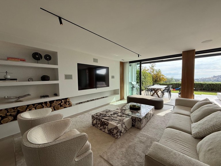 RENOVATED TOWNHOUSE WITH FANTASTIC VIEWS FOR SALE IN BENAHAVIS 1