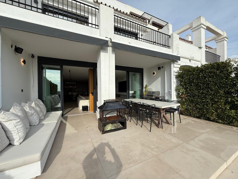RENOVATED TOWNHOUSE WITH FANTASTIC VIEWS FOR SALE IN BENAHAVIS 25