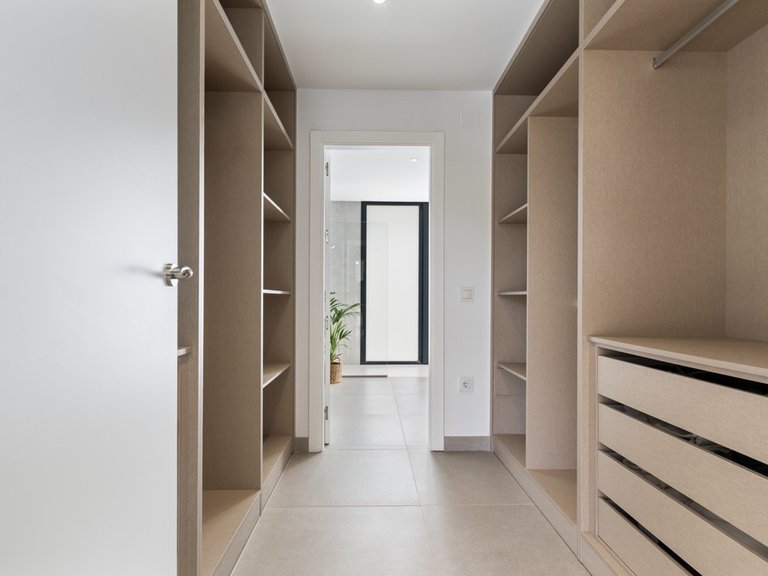 MODERNE GOLFVILLA IN ERSTER LINIE ZUM VERKAUF IN ESTEPONA OST 13