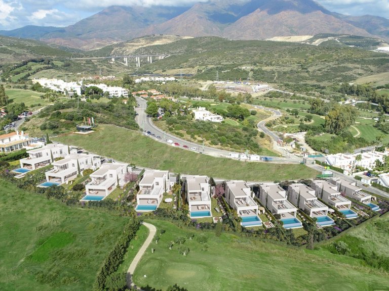 FRONTLINE GOLF MODERN VILLA FOR SALE IN ESTEPONA GOLF 3