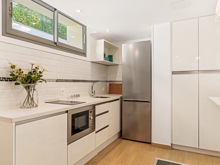 EXQUISITA VILLA EN PRIMERA LÍNEA DE PLAYA EN VENTA EN MARBELLA ESTE 19