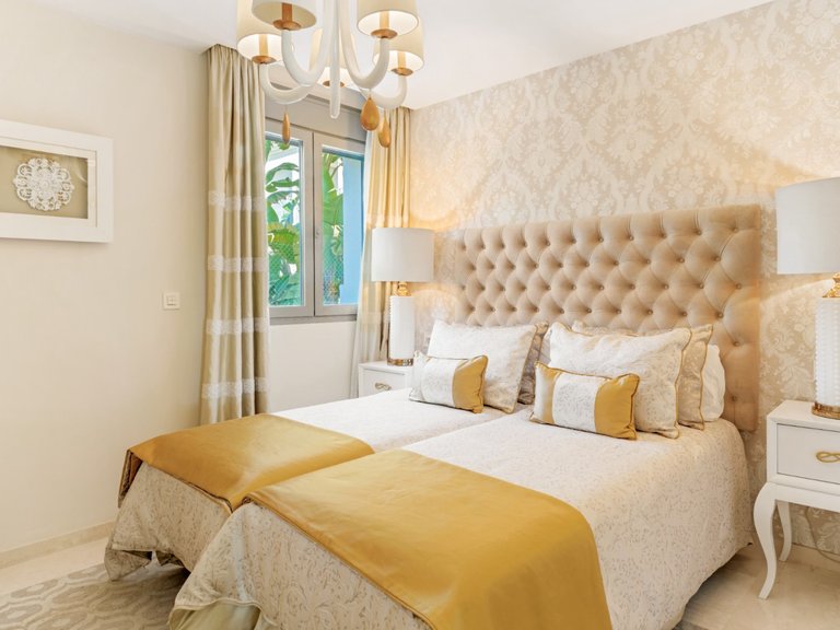 EXQUISITA VILLA EN PRIMERA LÍNEA DE PLAYA EN VENTA EN MARBELLA ESTE 23