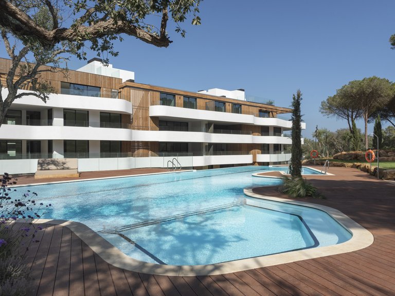 LIEBES APARTMENT IM ERDGESCHOSS MIT GARTEN ZU VERKAUFEN IN SOTOGRANDE 5