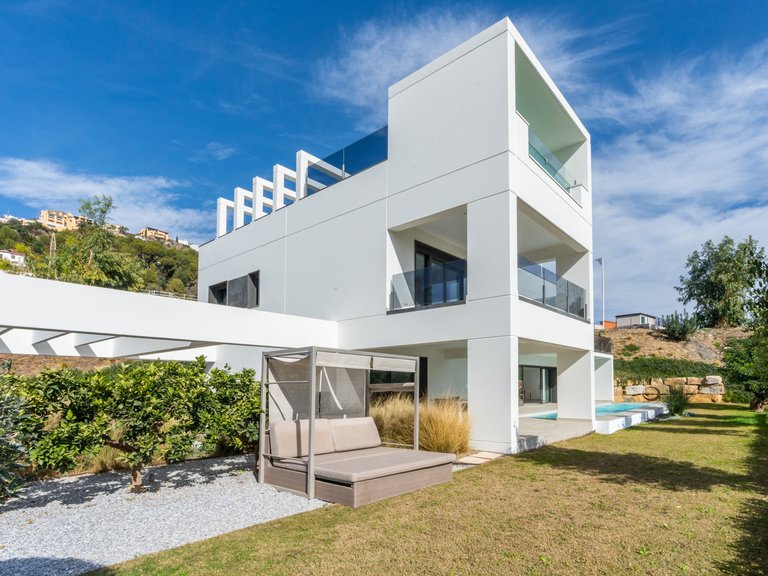 VILLA LUMINEUSE ET CONTEMPORAINE À VENDRE À BENALMÁDENA 21