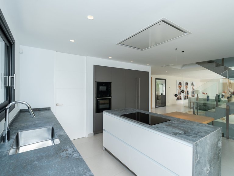 VILLA LUMINEUSE ET CONTEMPORAINE À VENDRE À BENALMÁDENA 16