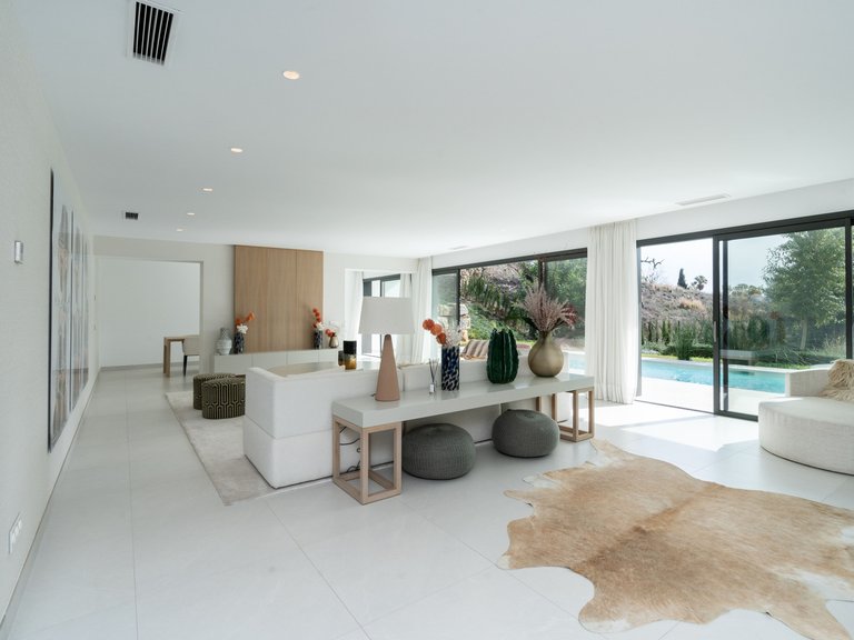 VILLA LUMINEUSE ET CONTEMPORAINE À VENDRE À BENALMÁDENA 3