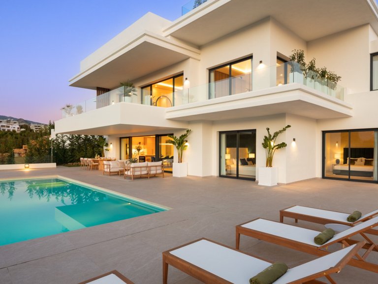 ESPECTACULAR VILLA CON VISTAS AL GOLF EN VENTA EN LA NUEVA MILLA DE ORO, ESTEPONA 22