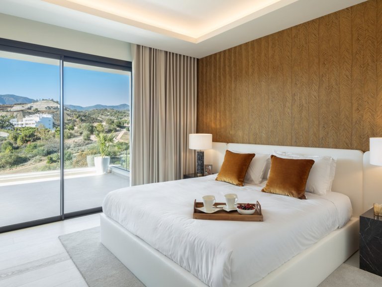 ESPECTACULAR VILLA CON VISTAS AL GOLF EN VENTA EN LA NUEVA MILLA DE ORO, ESTEPONA 17