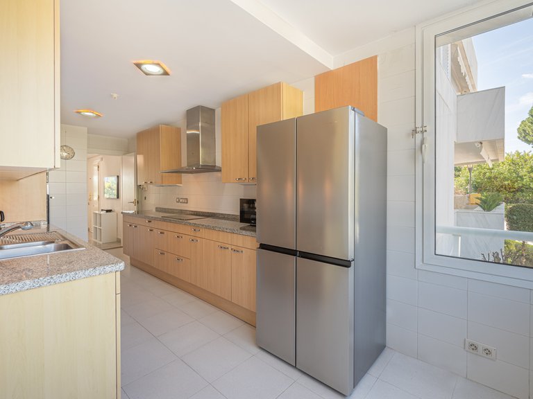 FRONT LINE GOLF APARTMENT FOR SALE IN NUEVA ANDALUCIA 11