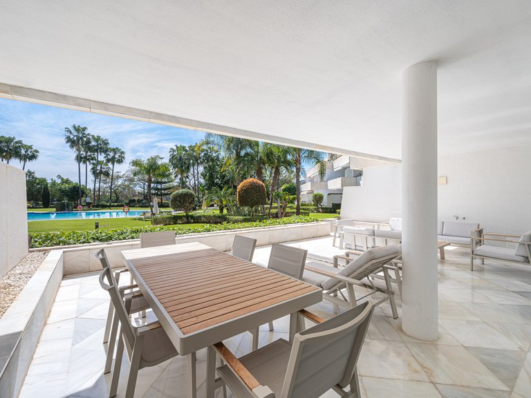 FRONT LINE GOLF APARTMENT FOR SALE IN NUEVA ANDALUCIA 14