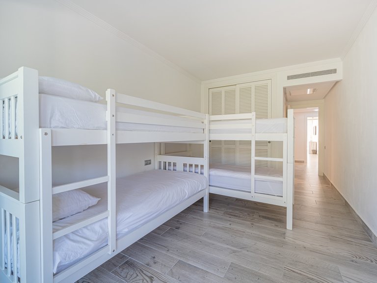 FRONT LINE GOLF APARTMENT FOR SALE IN NUEVA ANDALUCIA 21