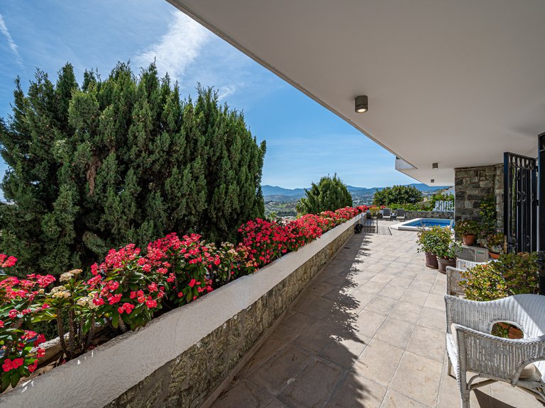 TYPICAL ANDALUSIAN VILLA FOR SALE IN NUEVA ANDALUCIA 24