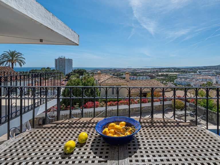 TYPICAL ANDALUSIAN VILLA FOR SALE IN NUEVA ANDALUCIA 13