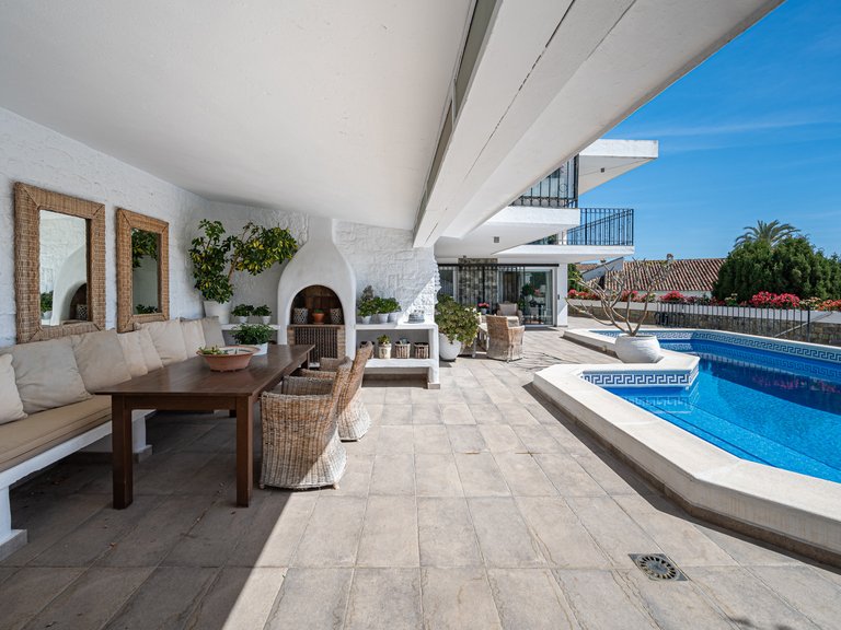TYPICAL ANDALUSIAN VILLA FOR SALE IN NUEVA ANDALUCIA 15