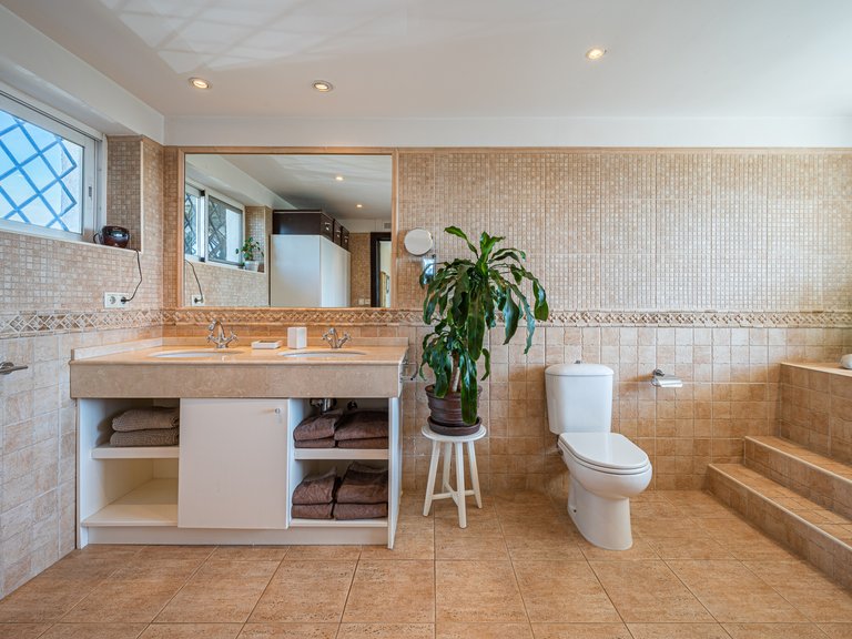 TYPICAL ANDALUSIAN VILLA FOR SALE IN NUEVA ANDALUCIA 22