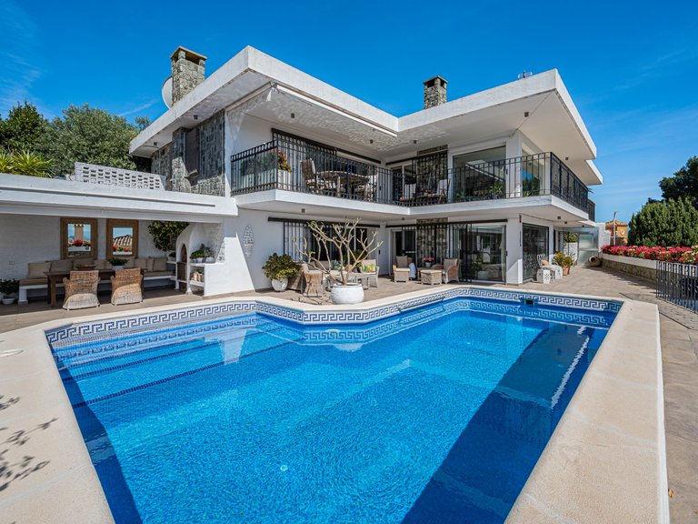 TYPICAL ANDALUSIAN VILLA FOR SALE IN NUEVA ANDALUCIA 17