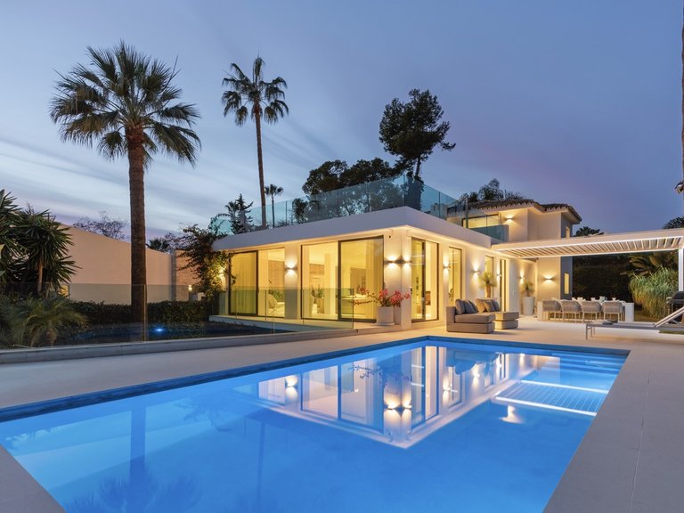 ZEITGENÖSSISCHE VILLA ZUM VERKAUF IN NUEVA ANDALUCÍA, MARBELLA 15