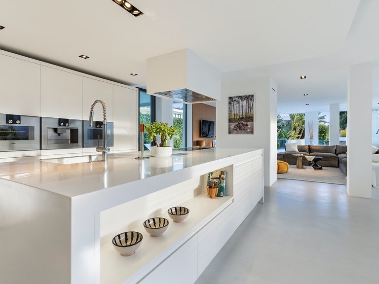 ZEITGENÖSSISCHE VILLA ZUM VERKAUF IN NUEVA ANDALUCÍA, MARBELLA 9