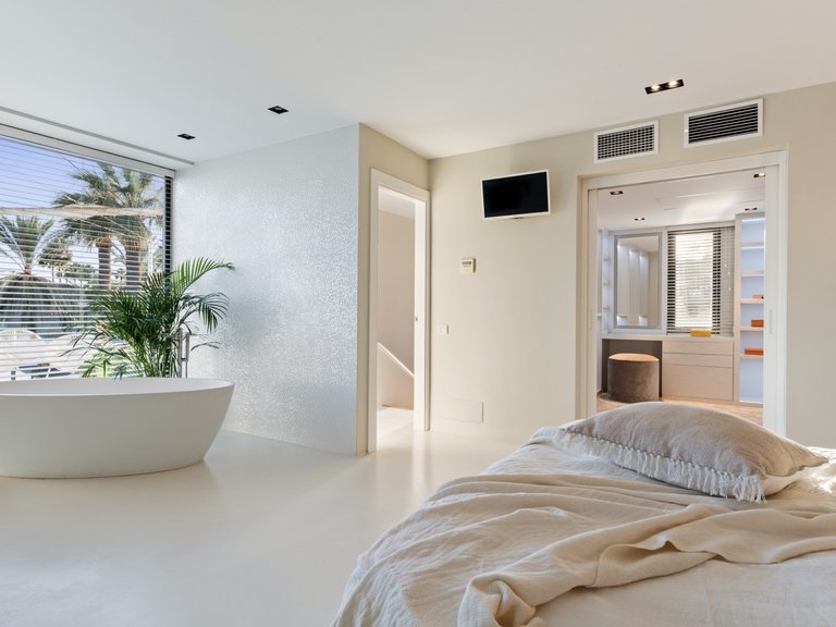 ZEITGENÖSSISCHE VILLA ZUM VERKAUF IN NUEVA ANDALUCÍA, MARBELLA 4