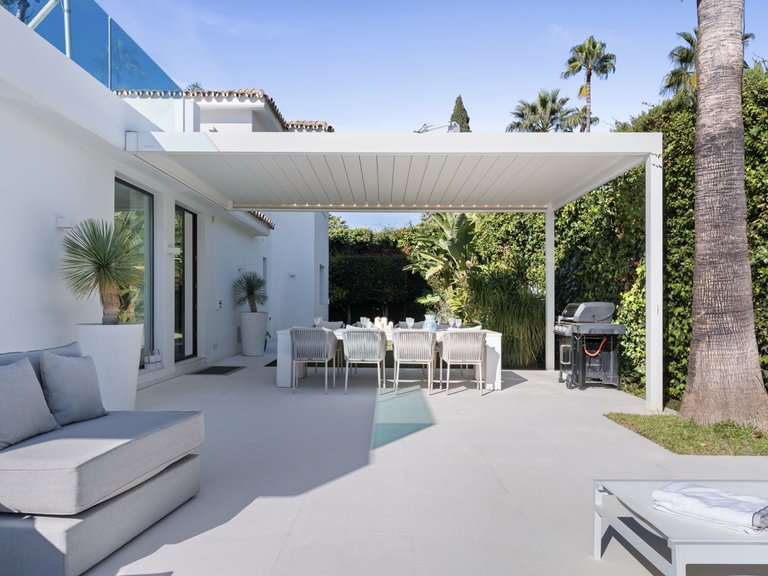 ZEITGENÖSSISCHE VILLA ZUM VERKAUF IN NUEVA ANDALUCÍA, MARBELLA 13