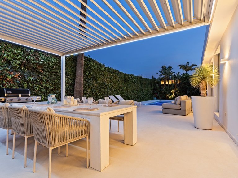 ZEITGENÖSSISCHE VILLA ZUM VERKAUF IN NUEVA ANDALUCÍA, MARBELLA 12