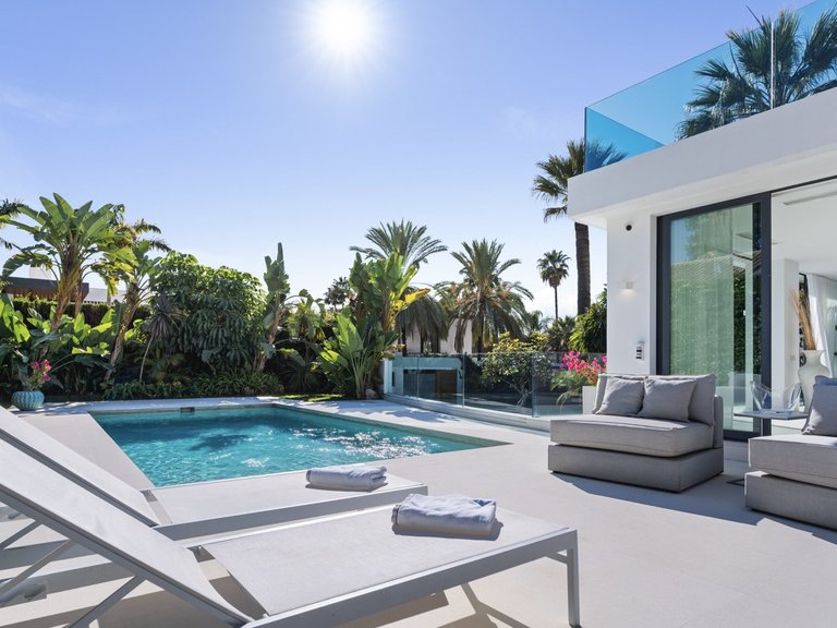 ZEITGENÖSSISCHE VILLA ZUM VERKAUF IN NUEVA ANDALUCÍA, MARBELLA 5