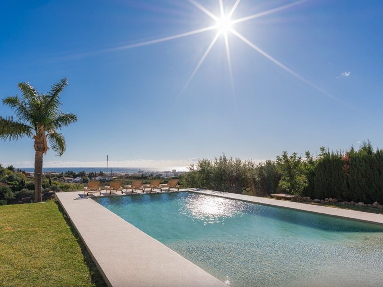 VILLA DE STYLE PROVENÇAL AVEC VUES SPECTACULAIRE À VENDRE SUR LES COLLINES D'ESTEPONA 10