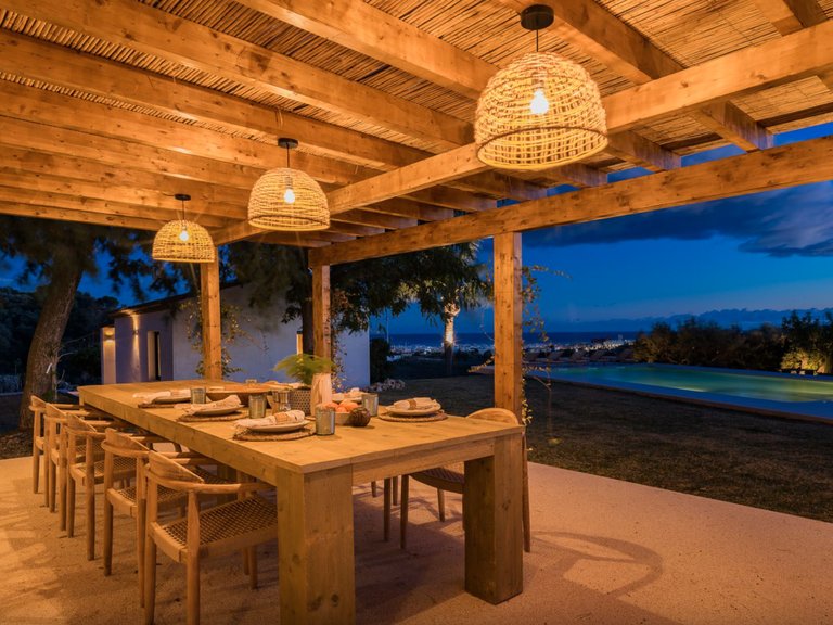 VILLA DE STYLE PROVENÇAL AVEC VUES SPECTACULAIRE À VENDRE SUR LES COLLINES D'ESTEPONA 33