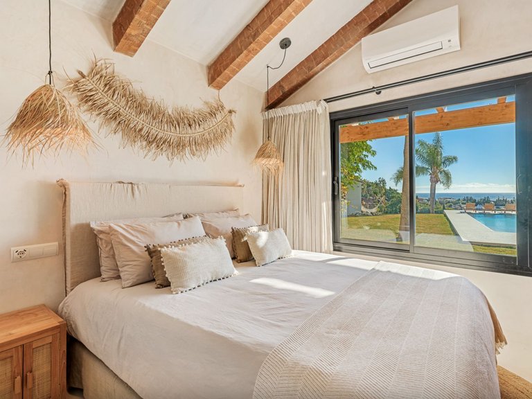 VILLA DE STYLE PROVENÇAL AVEC VUES SPECTACULAIRE À VENDRE SUR LES COLLINES D'ESTEPONA 26