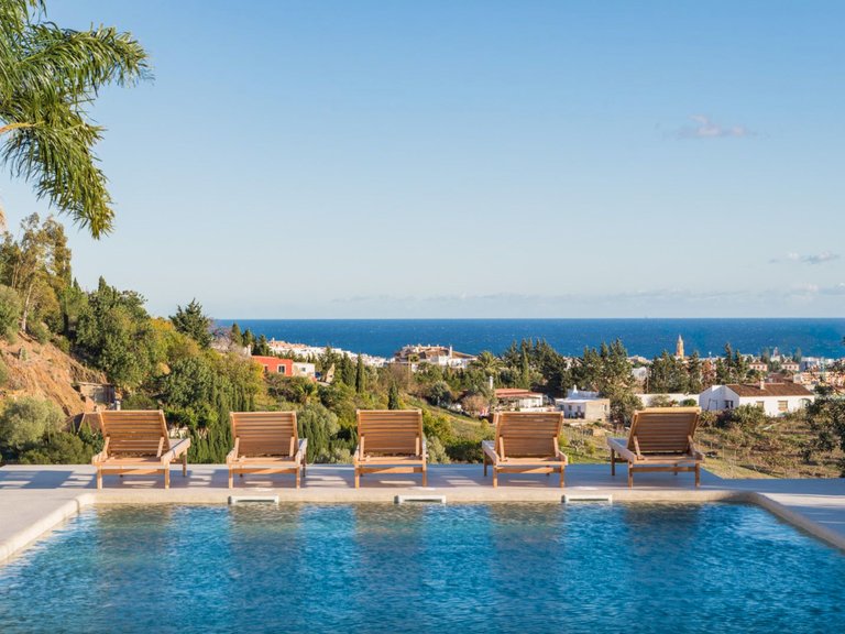 VILLA DE STYLE PROVENÇAL AVEC VUES SPECTACULAIRE À VENDRE SUR LES COLLINES D'ESTEPONA 12