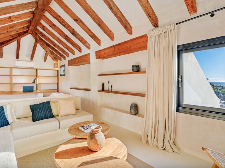 VILLA DE STYLE PROVENÇAL AVEC VUES SPECTACULAIRE À VENDRE SUR LES COLLINES D'ESTEPONA 20