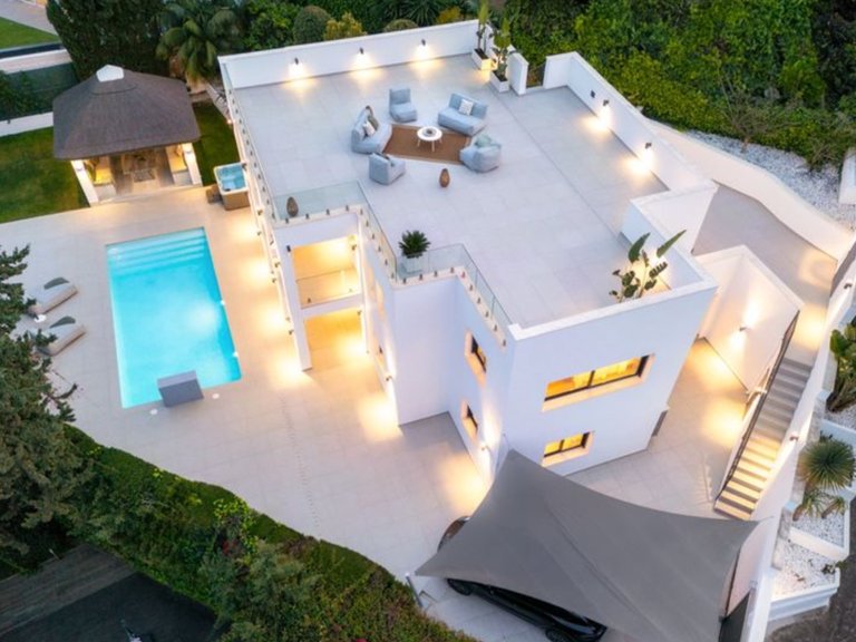 VIBRANT VILLA FOR SALE IN NUEVA ANDALUCIA 6