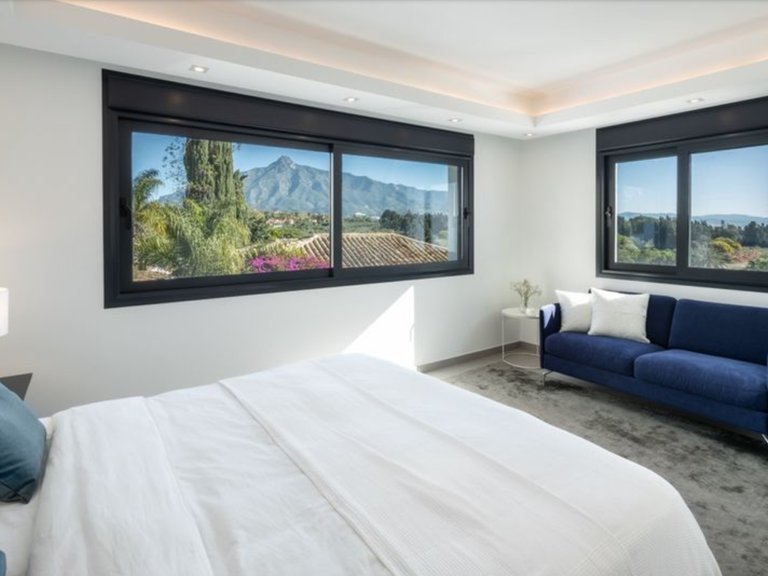 VIBRANT VILLA FOR SALE IN NUEVA ANDALUCIA 5
